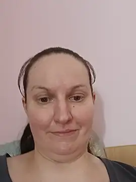 BustyLadyAlma ওয়েবক্যাম শো