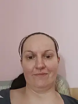 צ'אט XXX בשידור חי של BustyLadyAlma