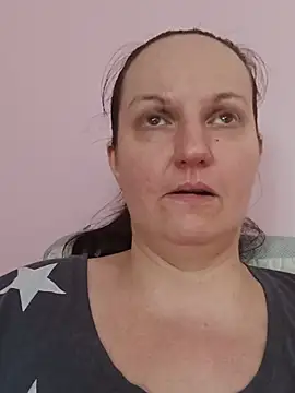 غرفة دردشة BustyLadyAlma المباشرة