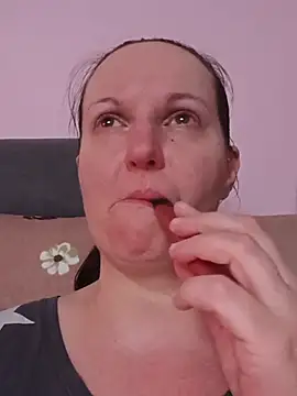 Chatroom XXX en direct de BustyLadyAlma