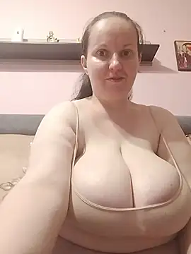 BustyLadyAlma Chat XXX in diretta