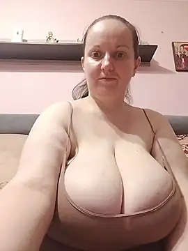 Chat +18 de BustyLadyAlma ao vivo