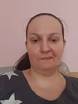 BustyLadyAlma's Live XXX Chat