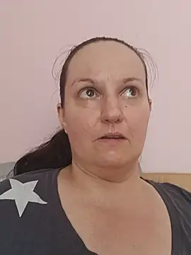 BustyLadyAlma's Live XXX Chat
