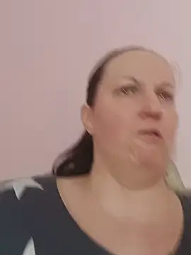 BustyLadyAlma's Live XXX Chat