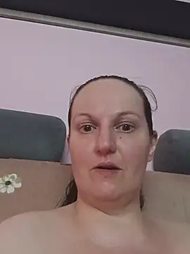 Chat +18 de BustyLadyAlma ao vivo