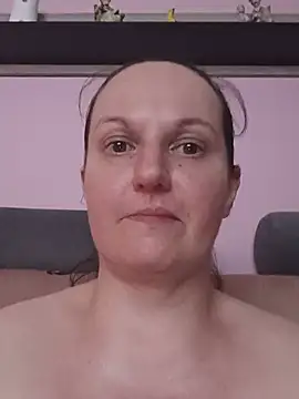 Živý XXX chat BustyLadyAlma