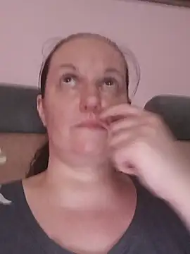 BustyLadyAlma Chat XXX in diretta