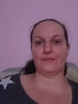 BustyLadyAlma's Live XXX Chat