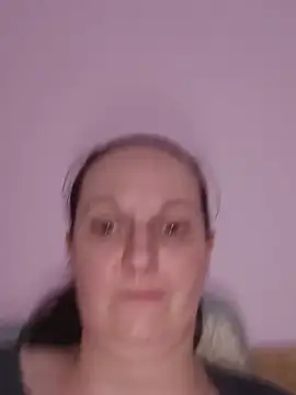 Chat +18 de BustyLadyAlma ao vivo