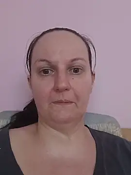 BustyLadyAlma's Live XXX Chat