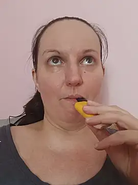 BustyLadyAlma Webcam show