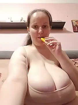Živý XXX chat BustyLadyAlma
