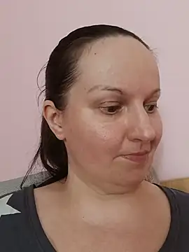 XXX chat uživo modela BustyLadyAlma