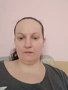 צ'אט XXX בשידור חי של BustyLadyAlma