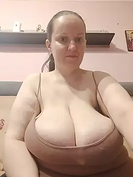 BustyLadyAlma Adlı Modelin Canlı XXX Sohbeti
