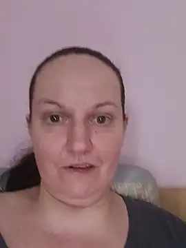BustyLadyAlma's Live XXX Chat