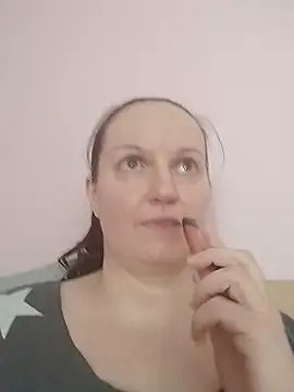 BustyLadyAlma Webcam show