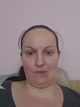BustyLadyAlma's Live XXX Chat