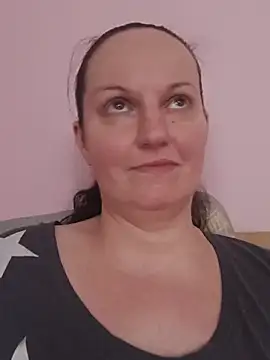 BustyLadyAlma: онлайн-секс-чат