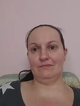 BustyLadyAlma Show in webcam