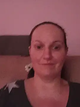 Chat +18 de BustyLadyAlma ao vivo