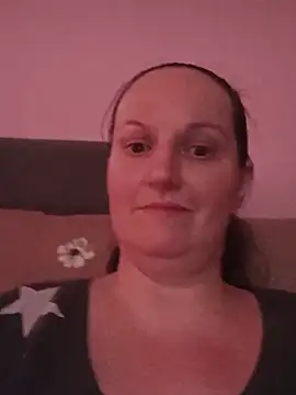 Živý XXX chat BustyLadyAlma