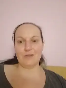 BustyLadyAlma's Live XXX Chat
