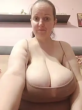 BustyLadyAlma Chat XXX live