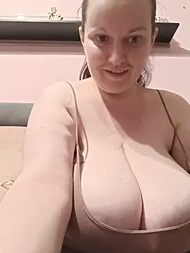 BustyLadyAlma's Webcam Show