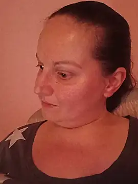 BustyLadyAlman Webbikameraesitys