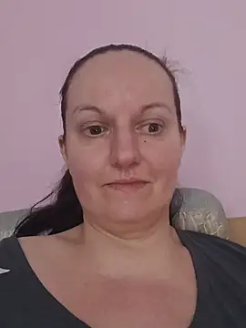 دردشة BustyLadyAlma الجنسية المباشرة