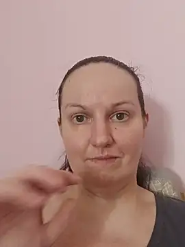 BustyLadyAlma Show in webcam