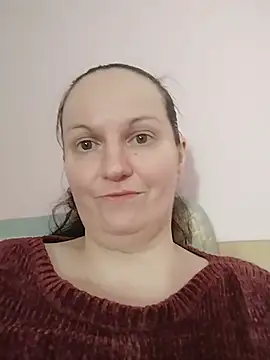 הופעת וובקאם של BustyLadyAlma