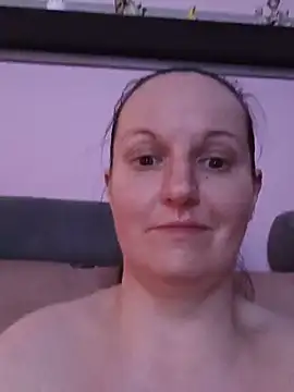 Živý XXX chat BustyLadyAlma
