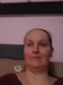 BustyLadyAlma Live XXX-chat