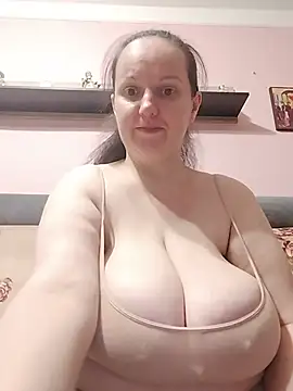 Czat XXX na żywo – BustyLadyAlma