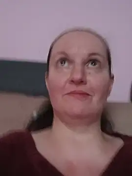 Czat XXX na żywo – BustyLadyAlma