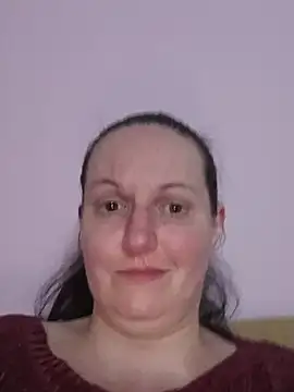 BustyLadyAlma Chat XXX live