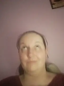 BustyLadyAlma Adlı Modelin Canlı XXX Sohbeti