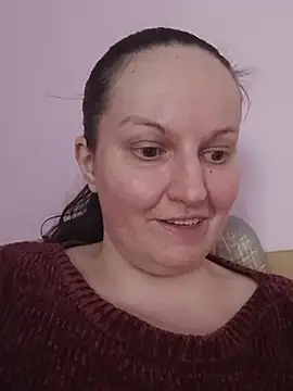 BustyLadyAlma's Live XXX Chat