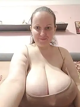 BustyLadyAlma Chat XXX live