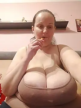 BustyLadyAlma – Live XXX-chat