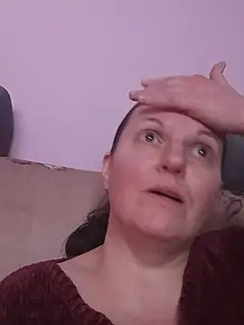 Chat +18 de BustyLadyAlma ao vivo