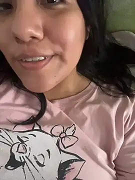 Pertunjukan Kamera Web Kalani_Engel