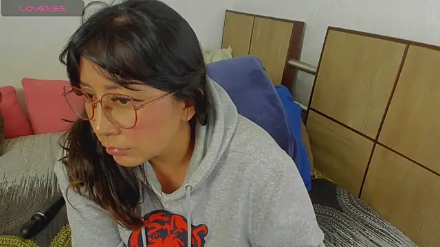 ella_harry Show in webcam