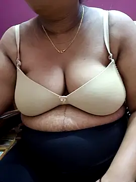 Pokazy przed kamerką – Mrs_Mr_Singh