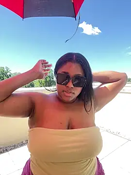 CarmenCash__ Show in webcam
