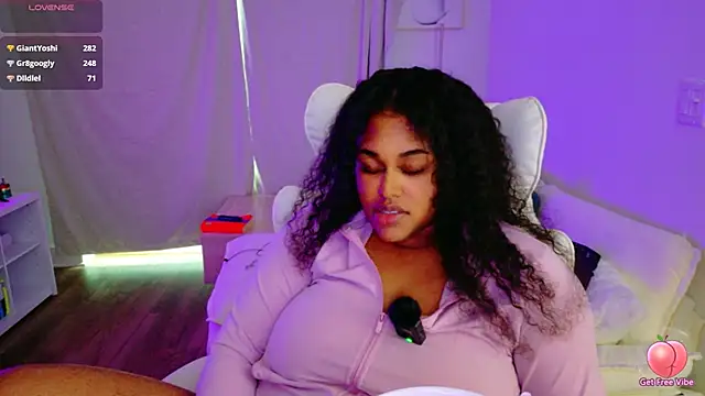 CarmenCash__'s Webcam Show