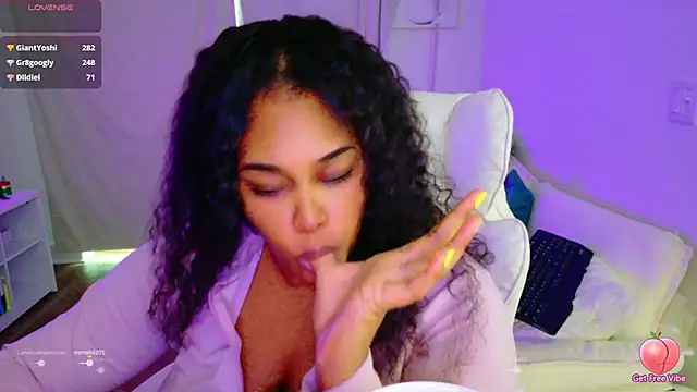 CarmenCash__'s Live XXX Chat